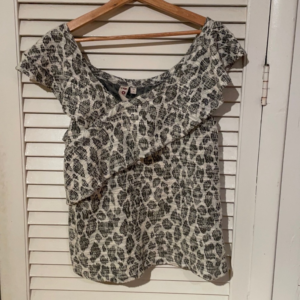 Anthropologie Dolan brand. Size M black and white.